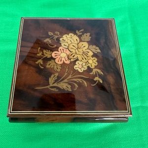 Inlaid Wood , Art Decor, Musical jewelry box, made in Italy